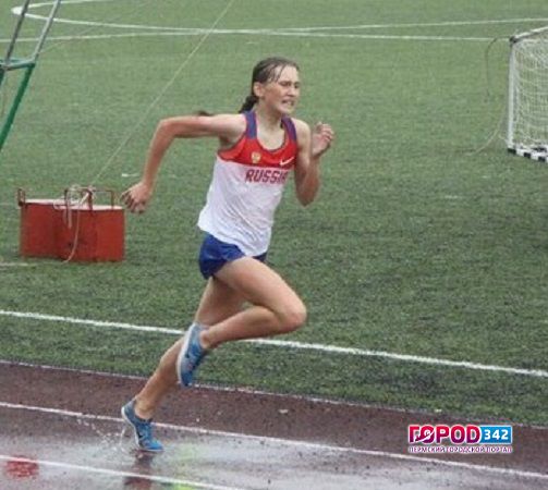 15-летняя спортсменка из Прикамья Софья Минина — вторая на дистанции 2000 метров с препятствиями