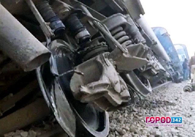 В Пермском крае сошли с рельс четыре вагона поезда