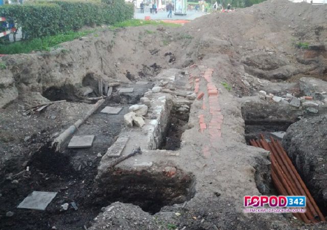 В Перми на эспланаде при раскопках храма обнаружили человеческие кости