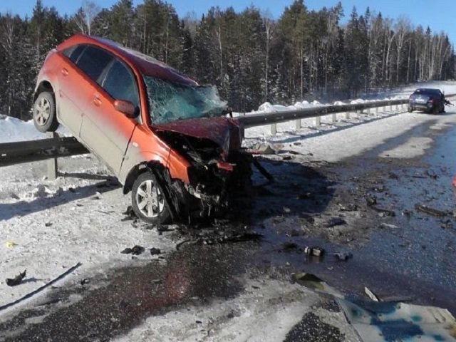 В ДТП на трассе Пермь — Екатеринбург погибла женщина