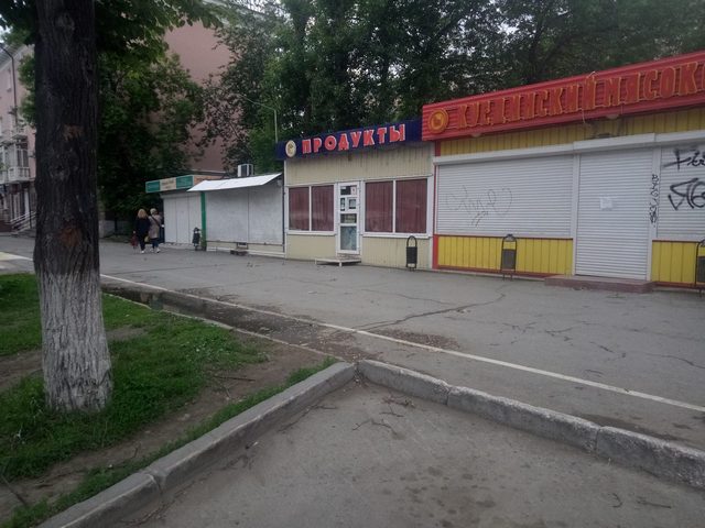 Дмитрий Самойлов предложил компенсировать затраты владельцам павильонов и киосков