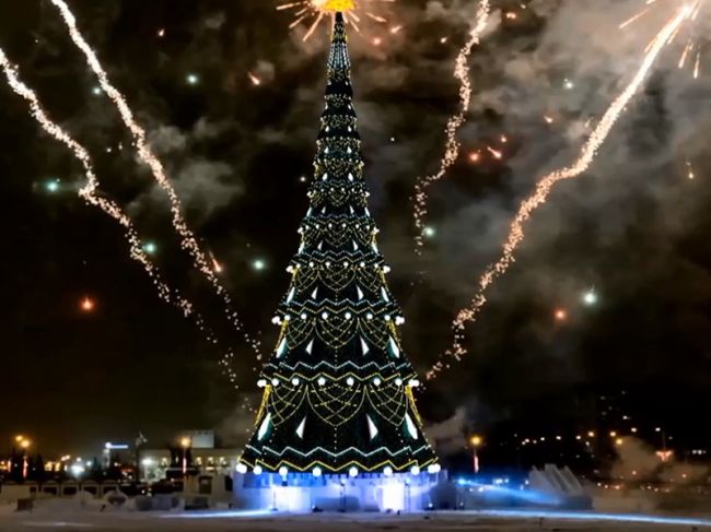 Главный Дед Мороз России зажжет огни на центральной елке Перми