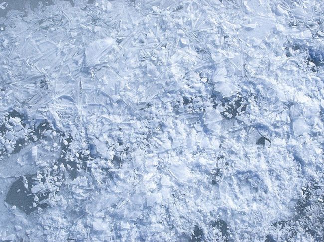 В Закамске двое детей провалились под лед на Каме