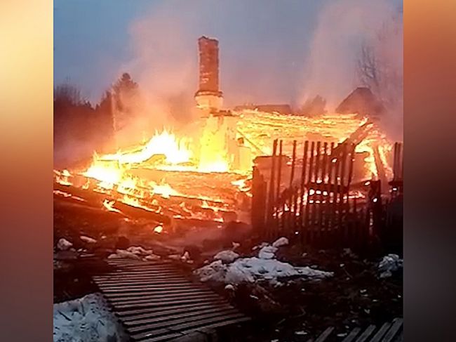 На пожаре в Прикамье погибли четыре ребенка
