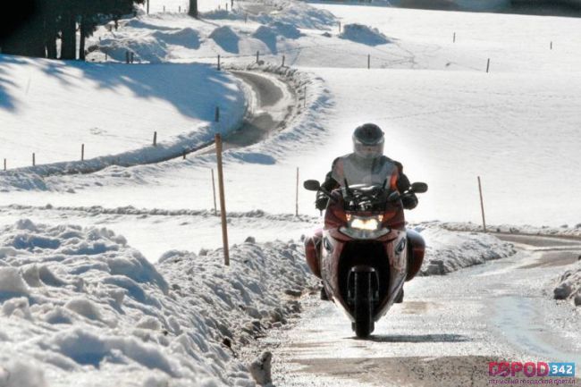 В РФ могут запретить ездить зимой на мотоциклах