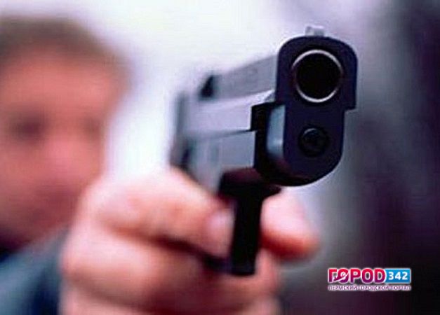 Физрук, стрелявший по школьникам в Суксуне, уволен вместе с директором