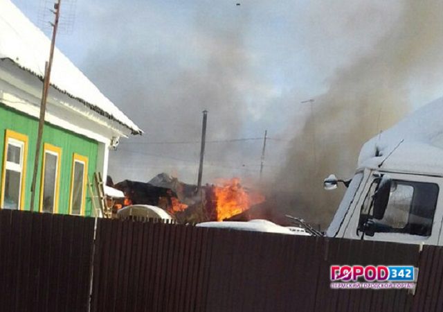В городе Нытва Пермского края сгорел частный дом. Погибли два человека