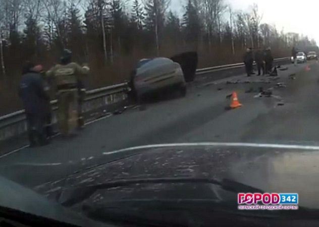 В ДТП с КАМАЗом на объездной трассе Краснокамска погиб водитель иномарки