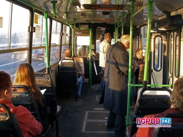 В Перми пенсионерка попала под колеса автобуса из-за невнимательности водителя