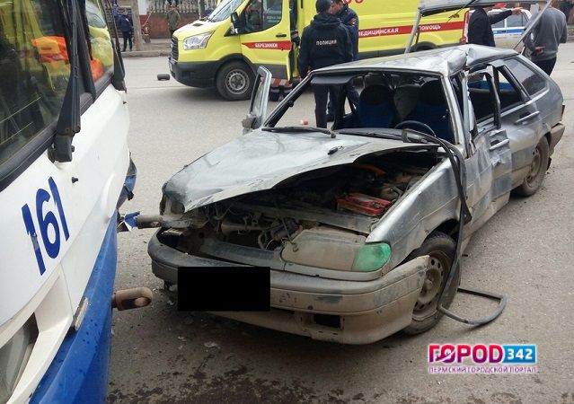 В городе Березники Пермского края водитель ВАЗа насмерть сбил двух пешеходов