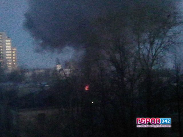 Дымом от пожара на улице Циолковского в Перми затянуло несколько кварталов
