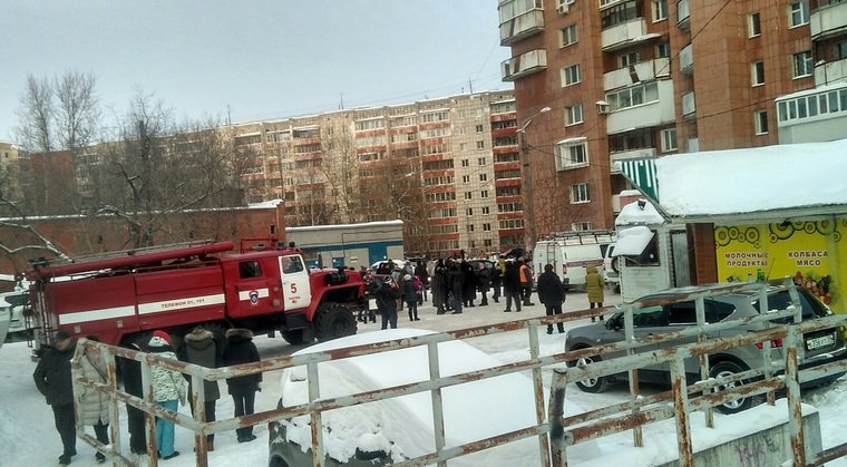 В Перми обрушились перекрытия в жилой многоэтажке — жильцов эвакуировали — видео