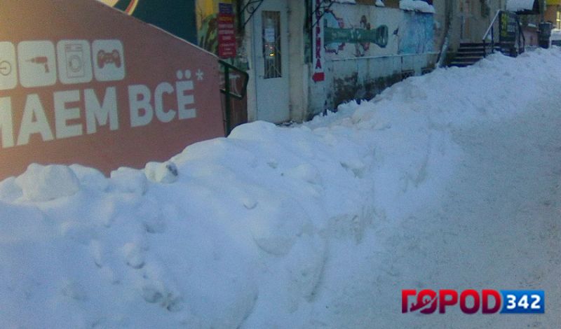Как в Мотовилихинском районе Перми снег убирают — фото
