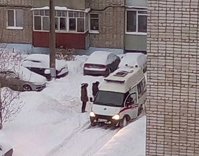 Пермь завалило снегом. Машины скорой помощи не могут добраться к пациентам