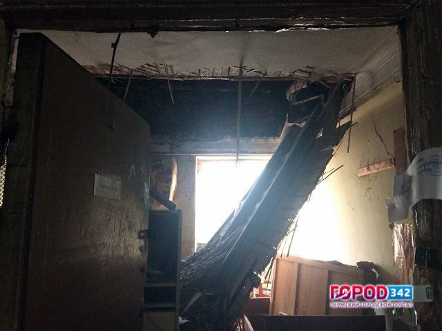 Ночью в Перми в квартире жилого дома около Цирка обрушился потолок