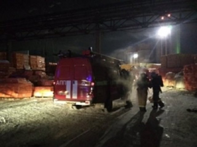 В Перми произошел пожар на складе завода по производству теплоизоляционных материалов