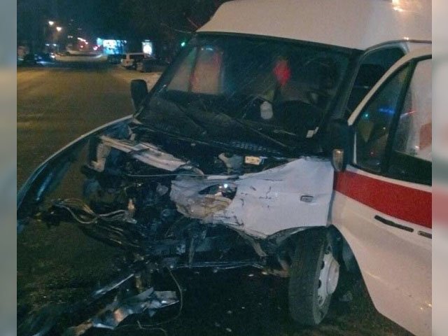 Полиция Перми задержала водителя «Лады», врезавшегося в автомобиль «скорой помощи»