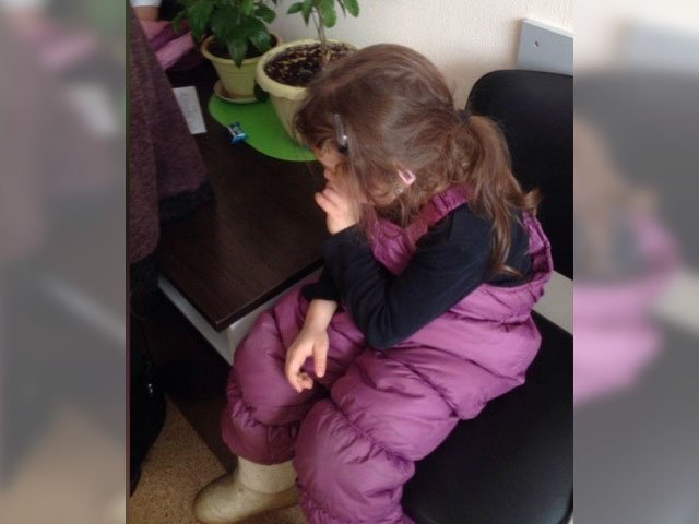 Отец одной из девочек, сбежавших в Краснокамске из детсада, собирается подать на воспитателей в суд