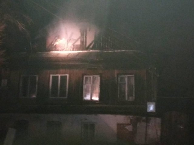 Ночной пожар в Кунгуре оставил без крыш два дома