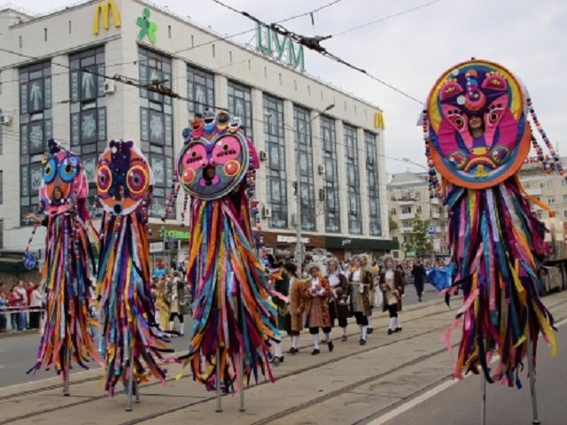 В Перми состоится карнавал в честь 295-летия. По городу пройдут шесть карнавальных «коробок»