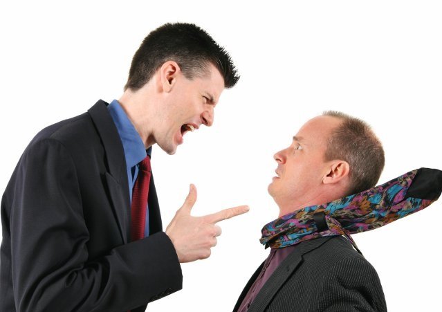 Как реагировать на оскорбления начальника и коллег