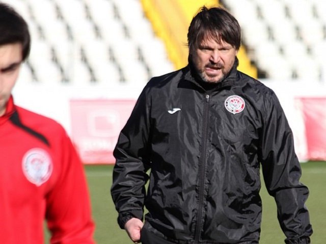 Экс-тренер «Амкара» будет тренировать махачкалинский клуб «Анжи».  «Амкар» не получил лицензию РФС