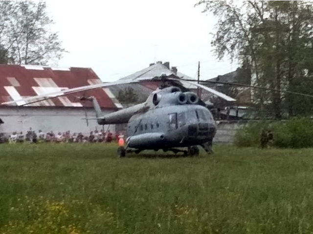 В Пермском крае разыскивают вооруженного убийцу. К поиску привлечены бойцы Росгвардии — они прочесывают местность на вертолете