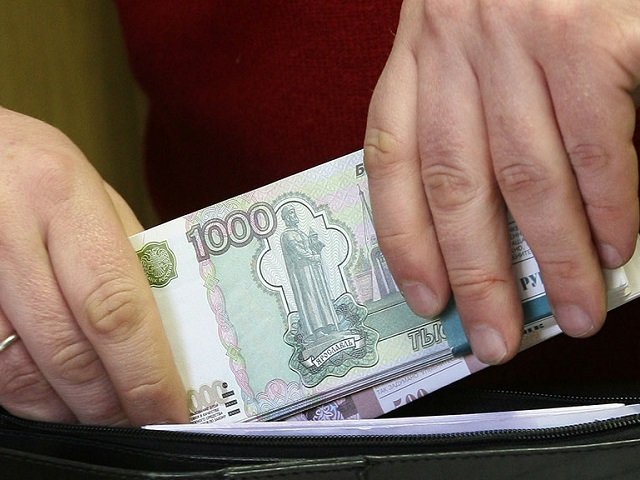 Среднемесячная заработная плата в Пермском крае выросла за год на 7,2% и составила 37066,7 рублей