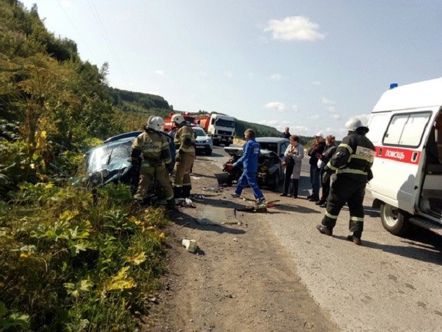 В Губахе столкнулись два автомобиля, пострадали четыре человека