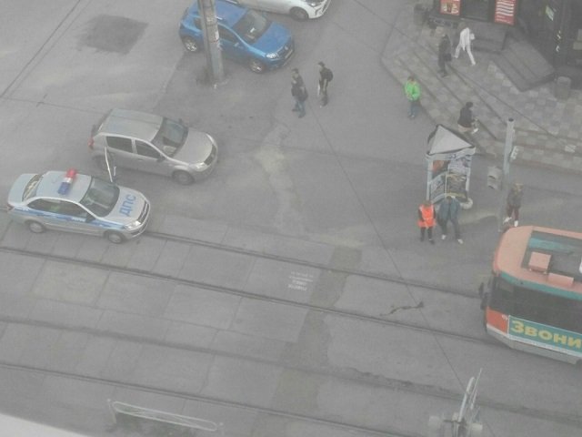 В центре Перми трамвай сбил мужчину — тот переходил пути в неположенном месте