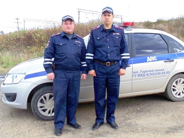 В Прикамье сотрудники ГИБДД предотвратили тяжкие последствия пожара