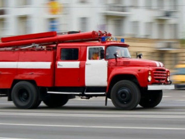 Пожарно-спасательные подразделения МЧС России по Пермскому краю ликвидировали загорание стоящего на ремонте теплохода