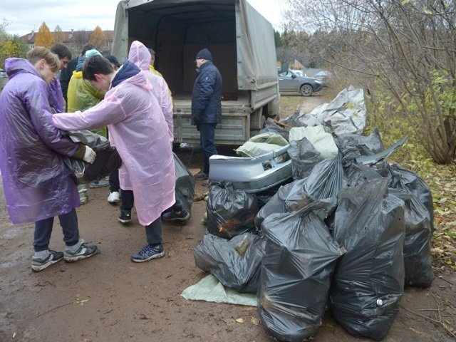 В Перми на территории ООПТ «Липовая гора» прошла акция «Чистая среда»