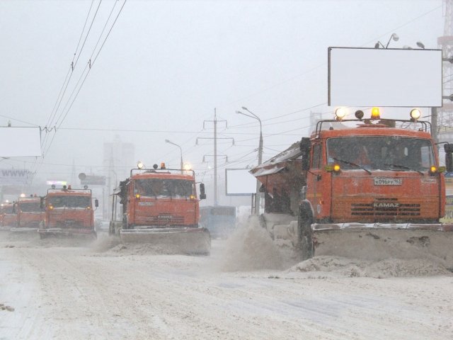 В Перми сильный снегопад — убирать улично-дорожную сеть города от снега ночью будет около 150 единиц техники