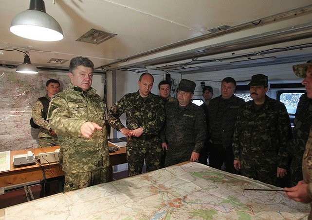 Украинские войска выдвигаются к российской границе по приказу Порошенко
