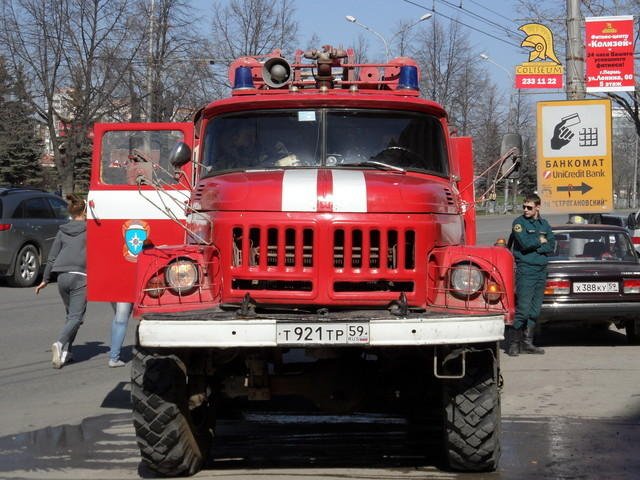 В праздничные дни МЧС России по Пермскому краю будет следить за безопасностью граждан