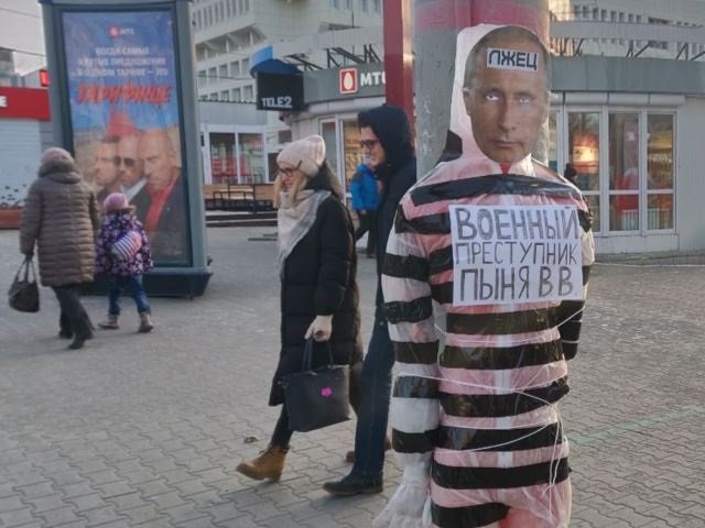 Шутка с манекеном Путина может дорого стоить активистам штаба Навального