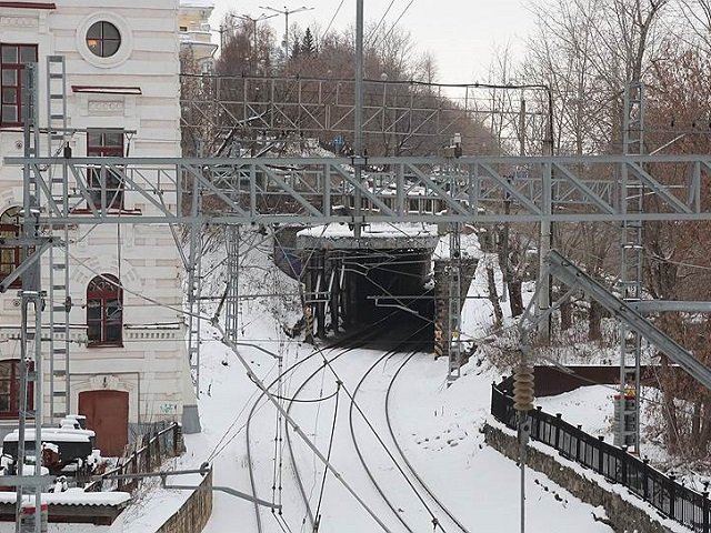 Власти Перми сделают ремонт дороги на улице Монастырской