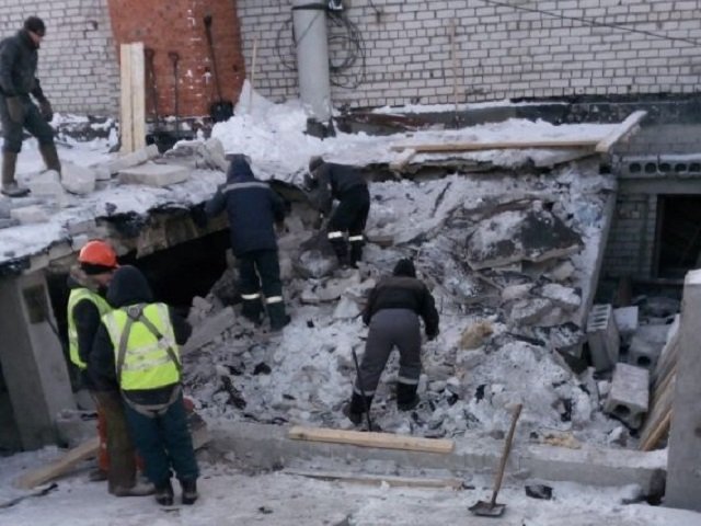 В Перми в доме по улице Революции, 3/1 демонтировали рухнувшие плиты — начались мероприятия по усилению конструкций