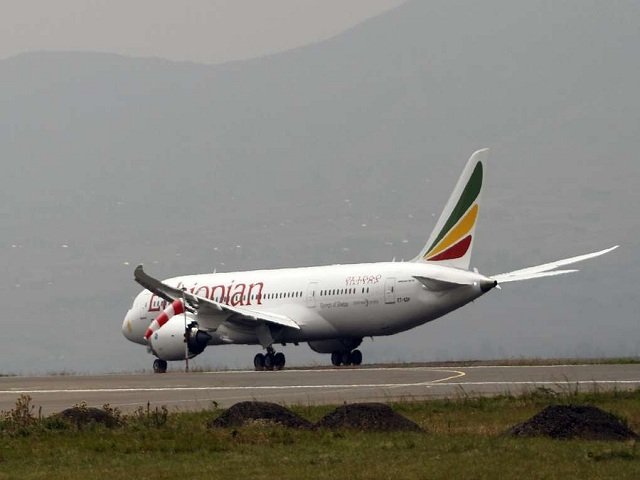 В Эфиопии разбился самолет, на котором летели 157 человек