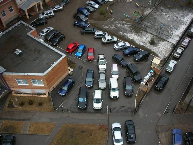 Пермяк отсудил у ТСЖ право пользоваться парковкой