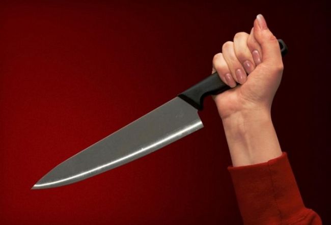 Жительница Прикамья ударила мужа ножом в спину