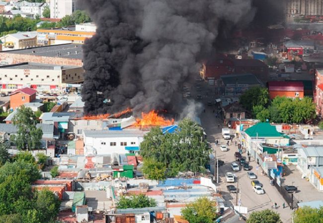 Пожар на центральном рынке в Перми