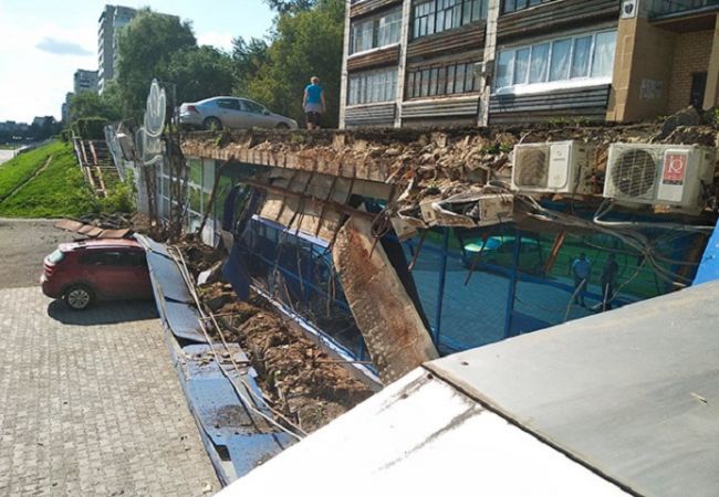 В Перми обрушился фасад здания