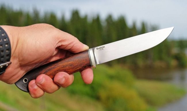 В Перми мужчина с охотничьим ножом напал на школьника