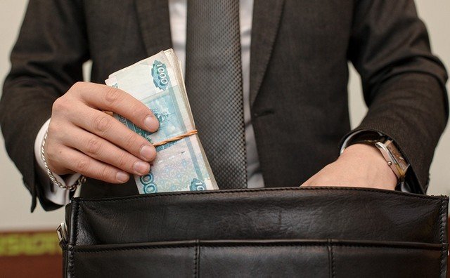 Всего директор незаконно получил более 2,2 млн рублей из бюджета