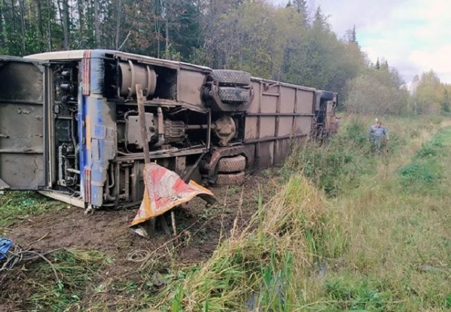 В Пермском крае перевернулся рейсовый автобус