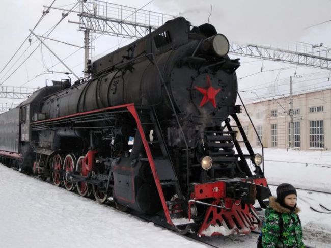 На крыше пермского ретро-поезда «зацепер» пытался сделать селфи