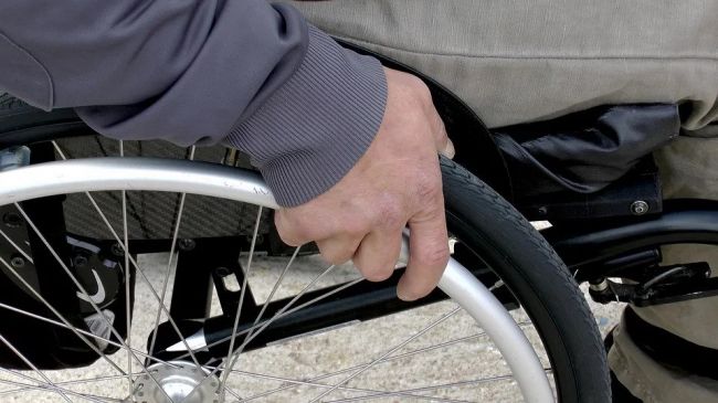 Сиделка-рецидивистка ограбила инвалида в Прикамье