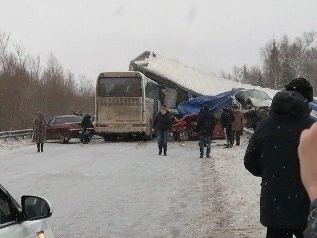 Под Краснокамском в массовой аварии пострадали девять человек